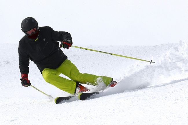 Sciatore sulle piste del Monte Baldo