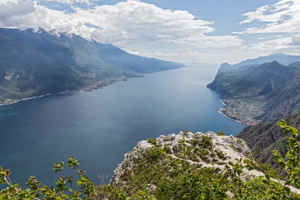 Panorama sul Lago di Garda, vista dalle montagne